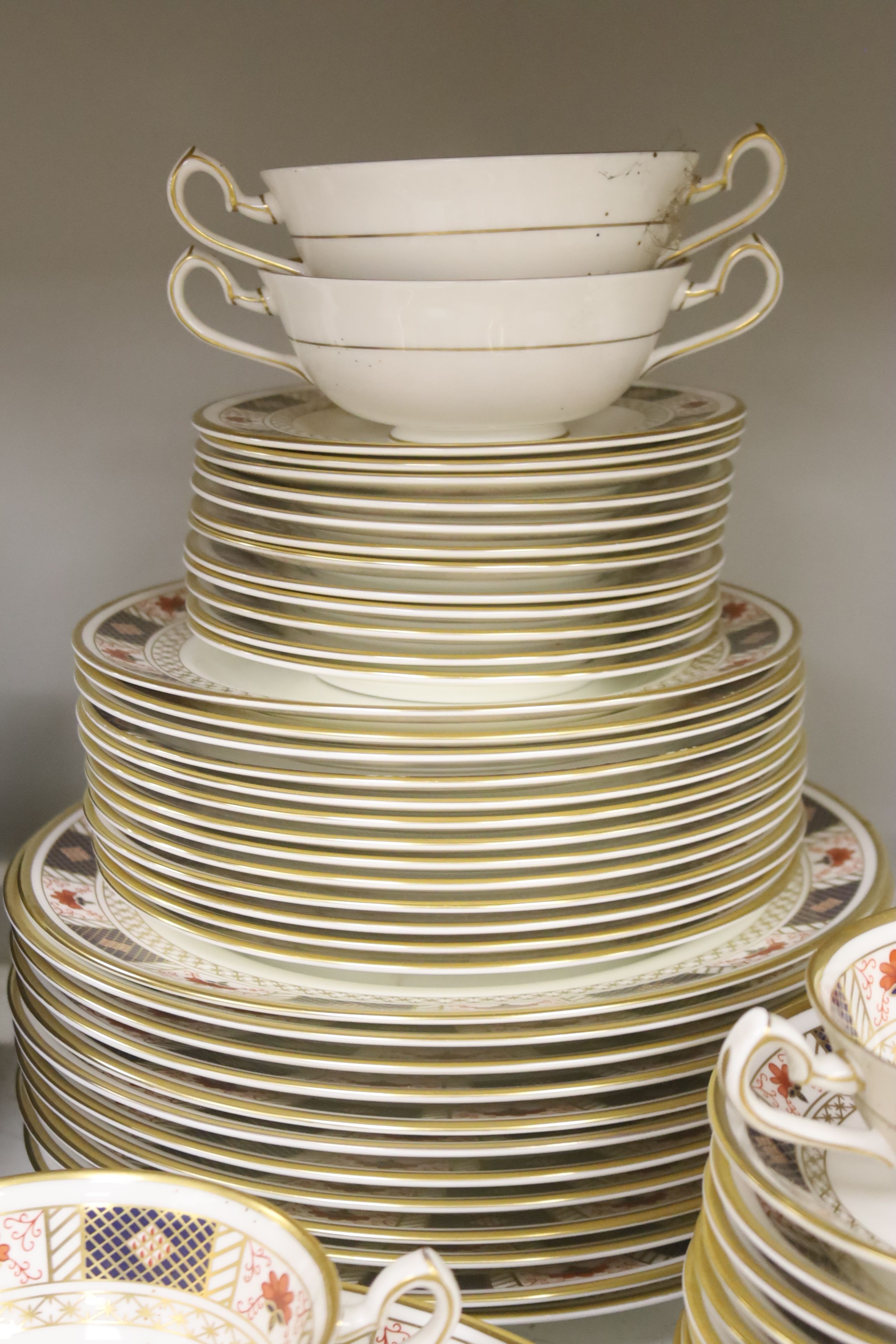 A Royal Crown Derby 'Derby Border' pattern part dinner service